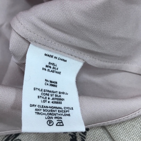 THEORY Shell Top in Stretch Silk - Picture 5 of 7